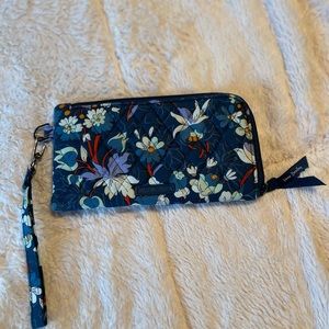 Vera Bradley rfid Tech Wristlet